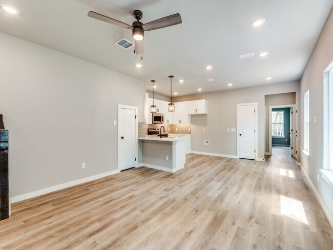 Foto del edificio - Gorgeous New Construction duplex for rent ...