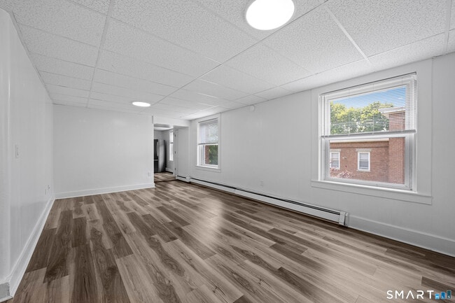 Building Photo - 156 Garfield Ave