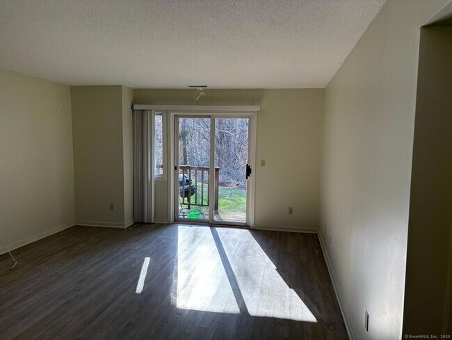 Foto del edificio - 1410 Whitney Ave