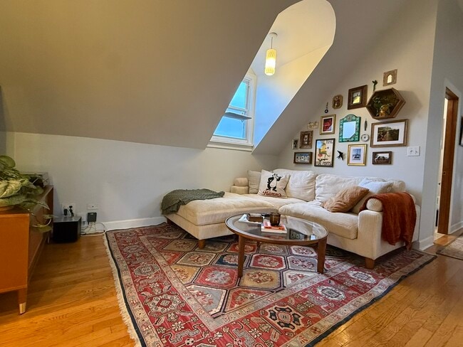 Building Photo - 1823 W Superior St