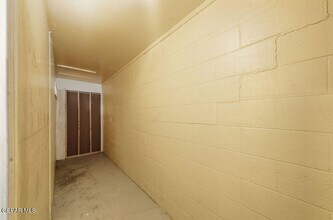 Building Photo - 5833 Ybarra Ct
