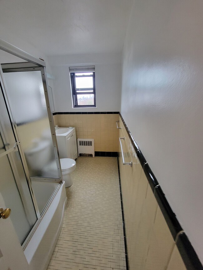 Foto del edificio - 11720 Edgewater Dr