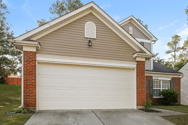 Foto del edificio - 15132 Oldcorn Ln
