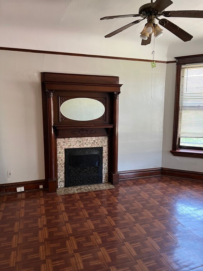 Adorable fireplace with mantle - 7033 S Emerald Ave
