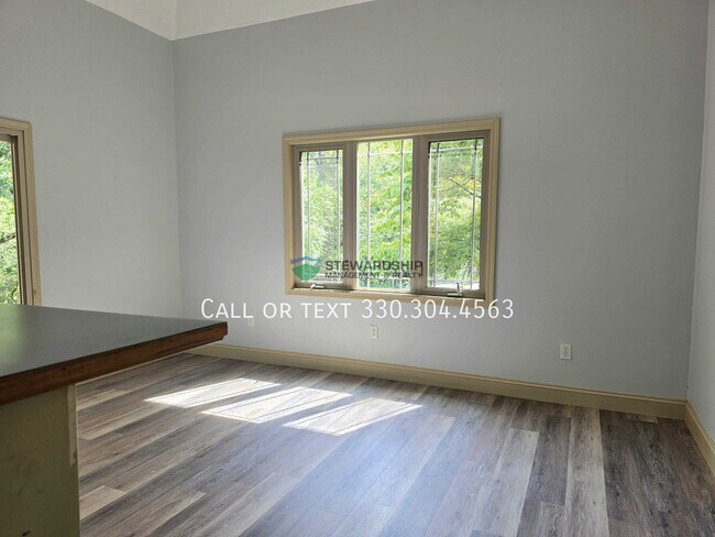 Foto del edificio - 16276 Johnson Hill Rd
