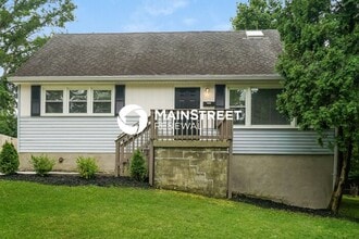 Building Photo - 2606 Thomas Ave