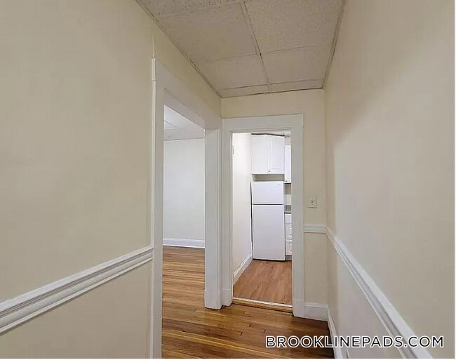 Building Photo - 364 Riverway