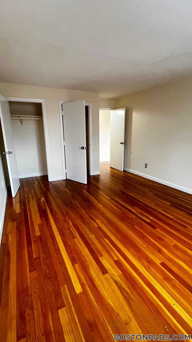 Building Photo - 66 Homer Ave