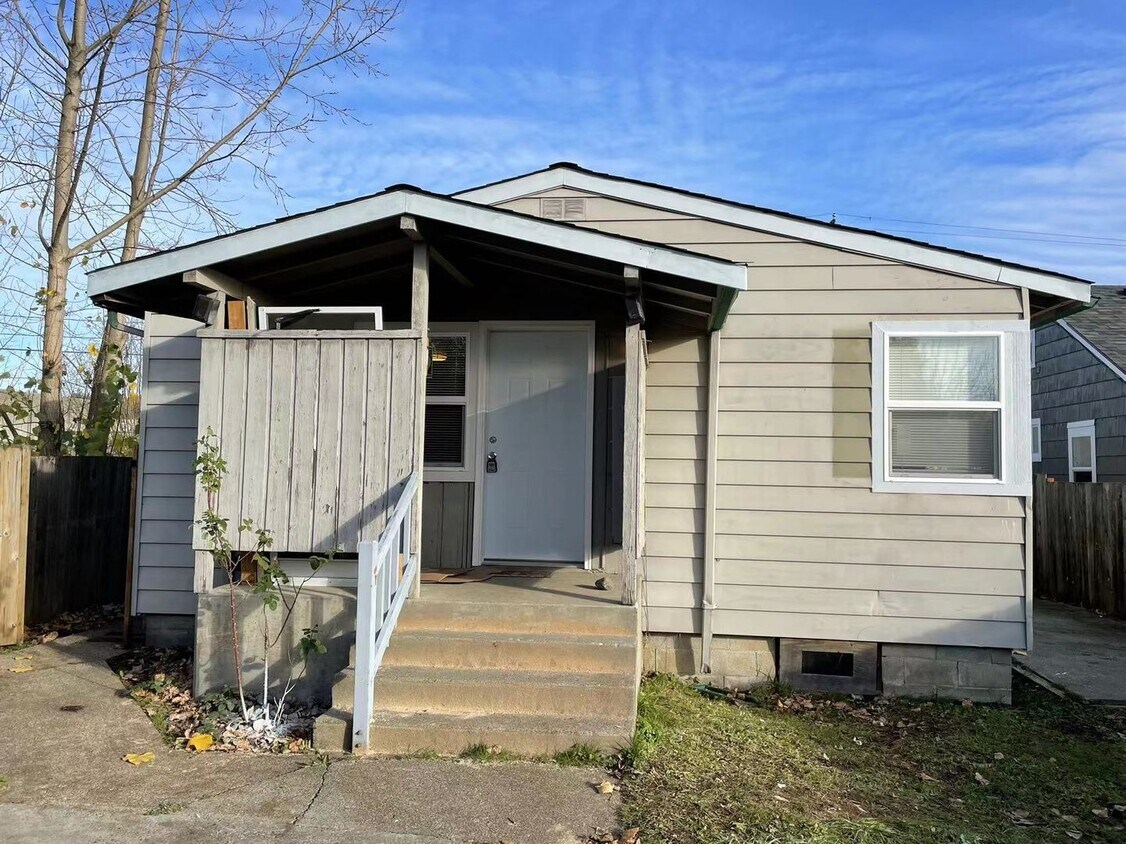 851 1st Ave N Unit B, Kent, WA 98032 Room for Rent in Kent, WA