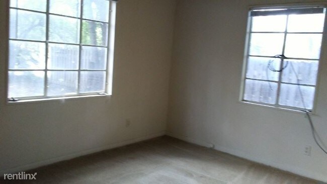 Building Photo - 2 br, 1 bath House - 1504 SW 37th St.
