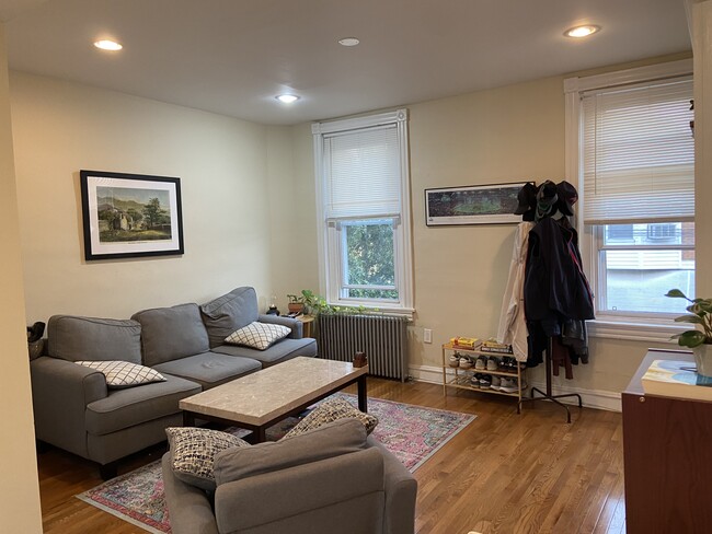 Living room - 1711 Mifflin St