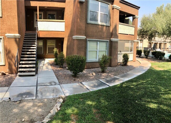 Building Photo - 555 E Silverado Ranch Blvd