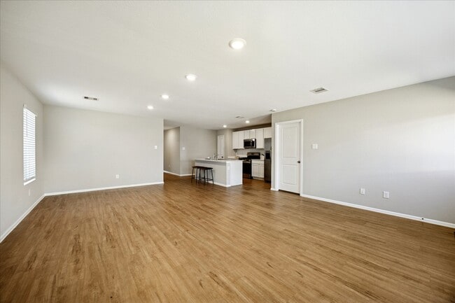 Foto del edificio - 27122 Breakaway Ln