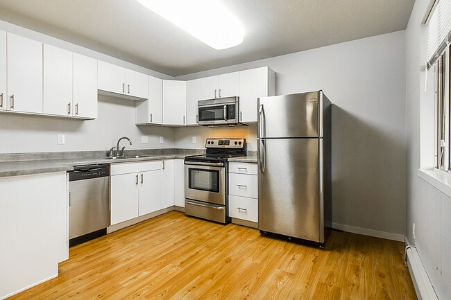 Interior Photo - 701 Arapahoe