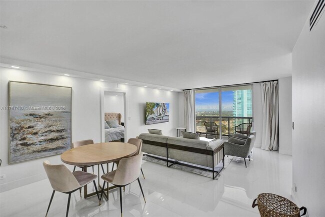 Foto del edificio - 6039 Collins Ave