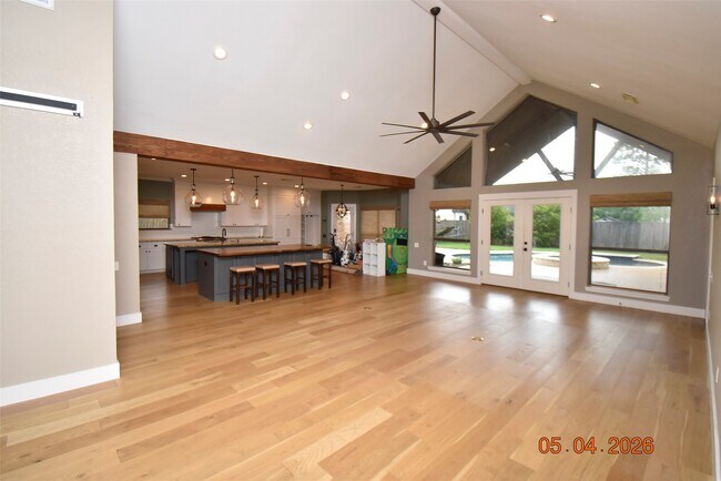 Foto del edificio - 421 Creekside Dr