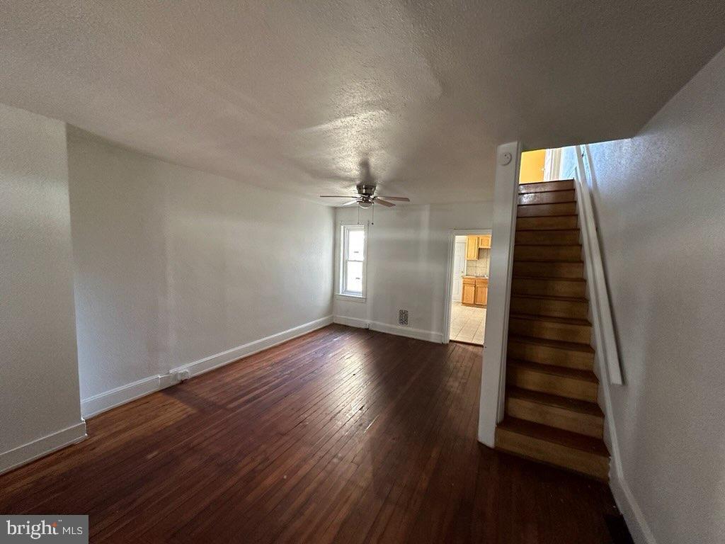 Primary Photo - 102 E Ashmead St