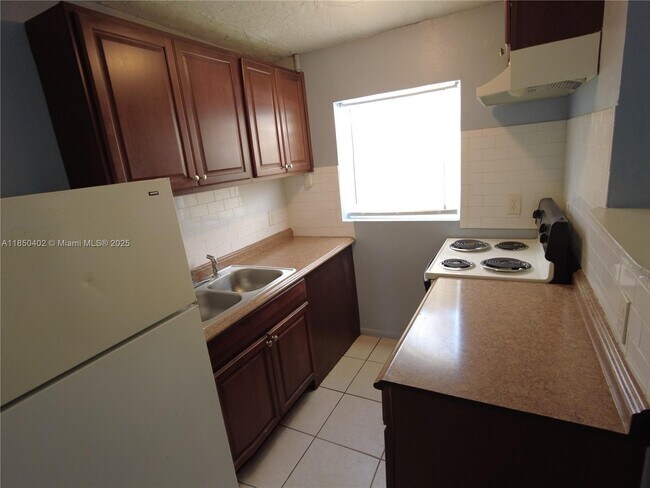 Foto del edificio - 620 NW 16th Ave