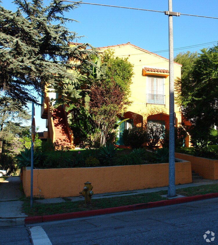 Building Photo - 801-805 N La Fayette Park Pl