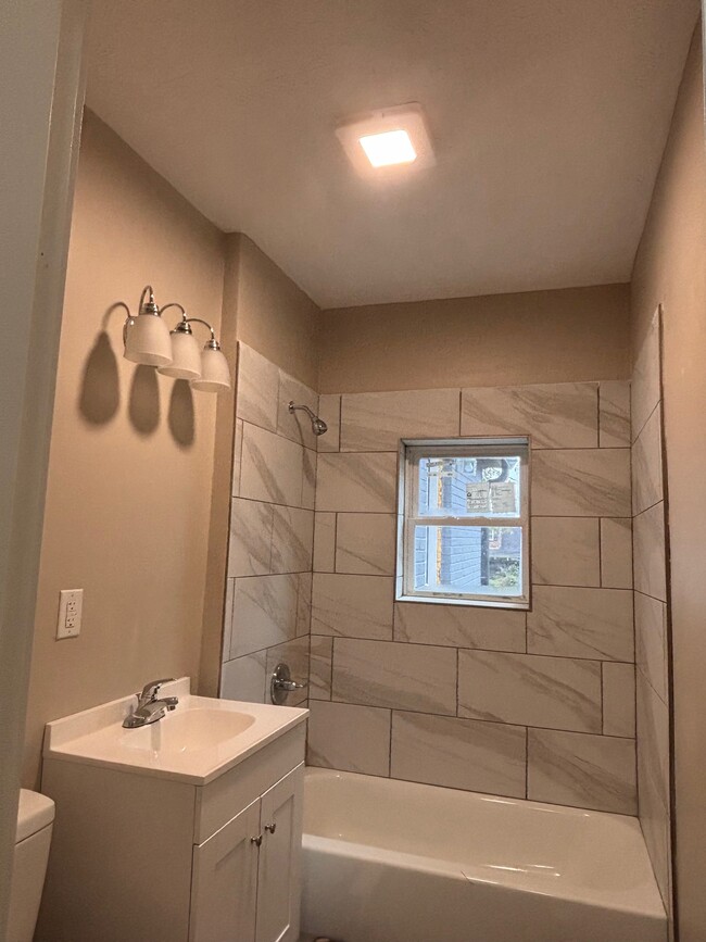 Foto del edificio - 818 Kurtz St