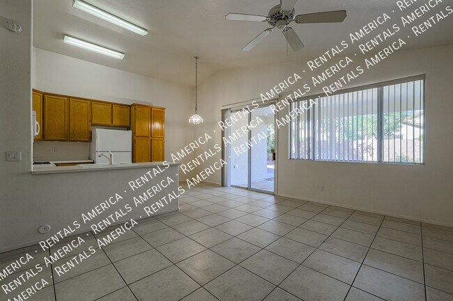 Building Photo - 4/2 ~ Move in Ready ~ No Carpet ~ Low Main...