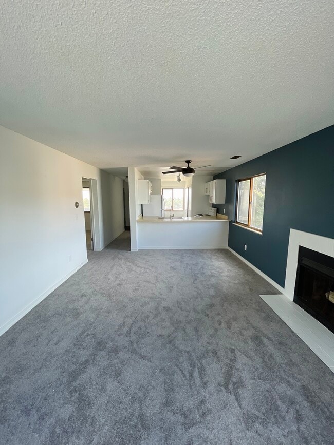 Building Photo - 2210 Split Rock Dr