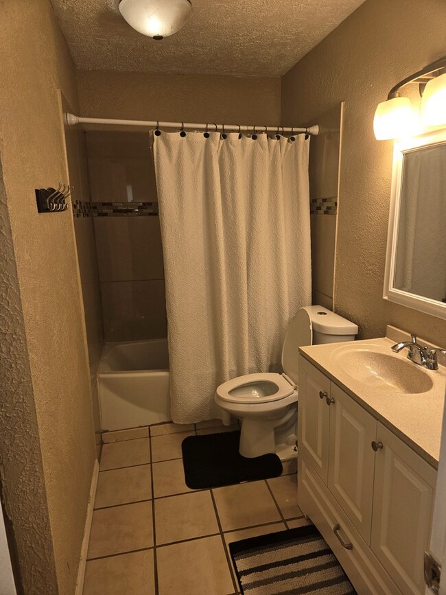 Foto del edificio - 2503 Custer Ave