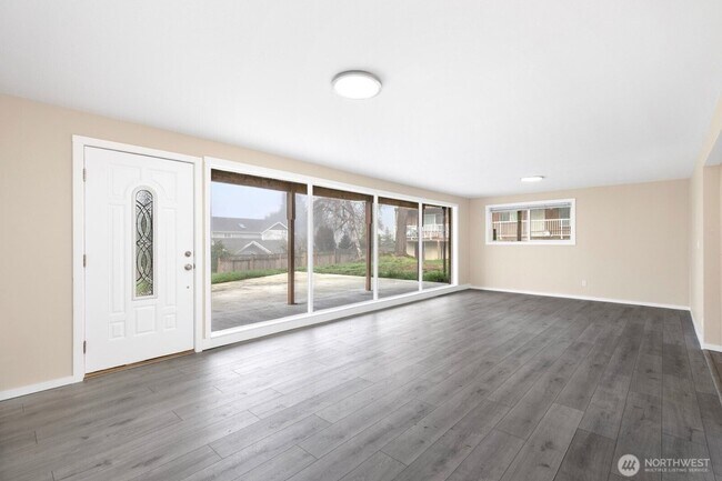 Foto del edificio - 1301 Edmonds Ave NE