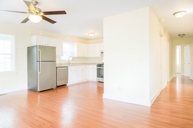 Building Photo - 61 Cooper St