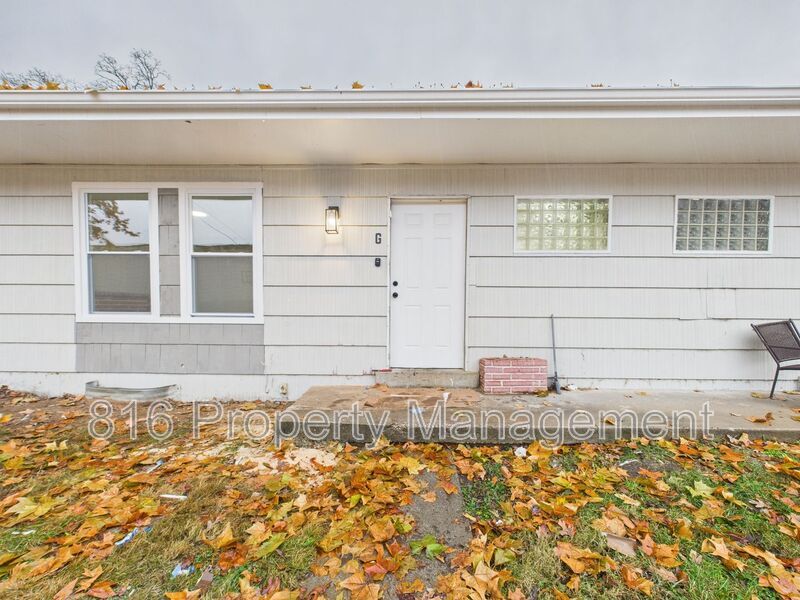 Primary Photo - 7560 Prospect Ave