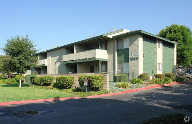Building Photo - Ninth Street Terrace
