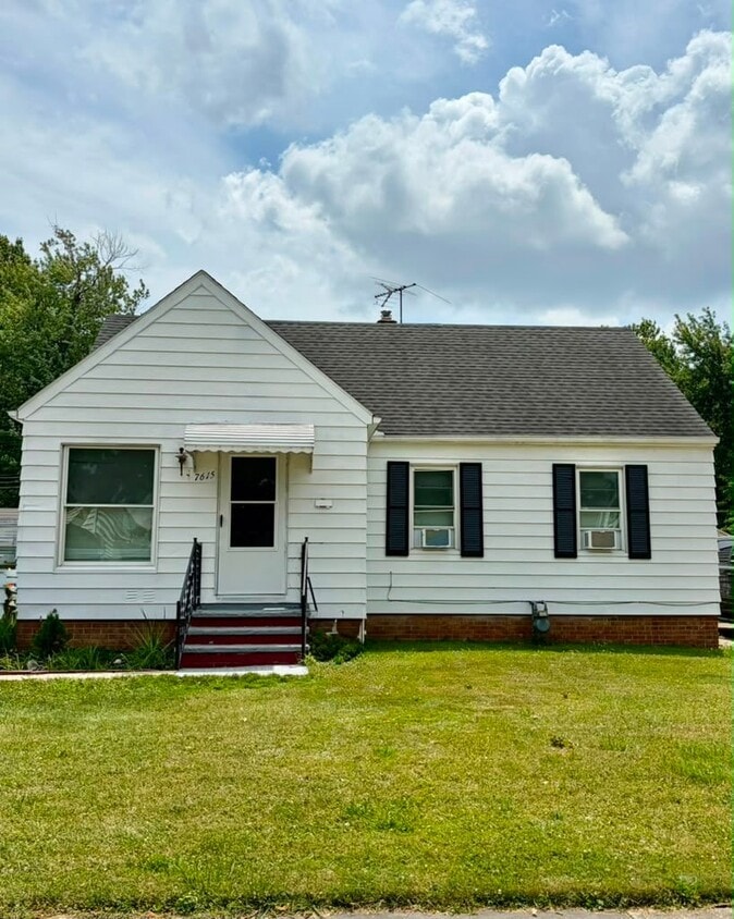 Photo - 7615 Kenilworth Ave (Parma, OH)