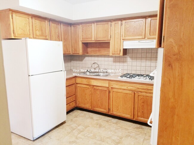 Building Photo - 644 Colonial Ln