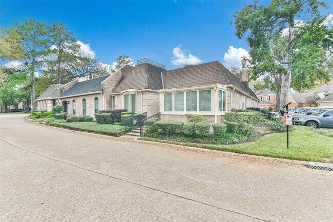 Building Photo - 9604 Briar Forest Dr