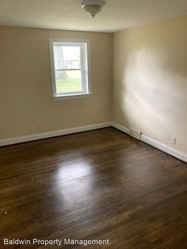 Building Photo - 3 br, 1.5 bath House - 203 BEECHWOOD CIRCLE