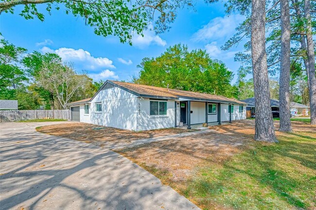 Foto del edificio - 9942 Briarwild Ln