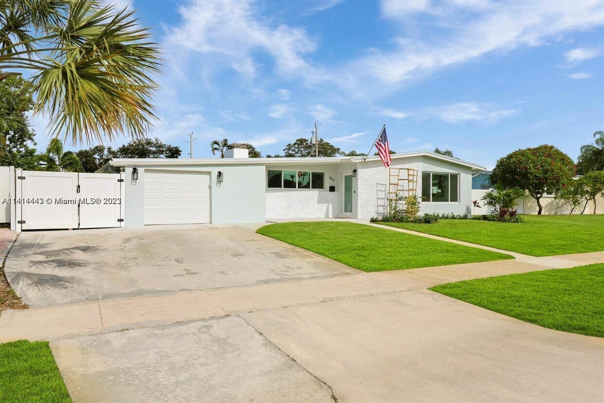 Primary Photo - 433 Westwind Dr
