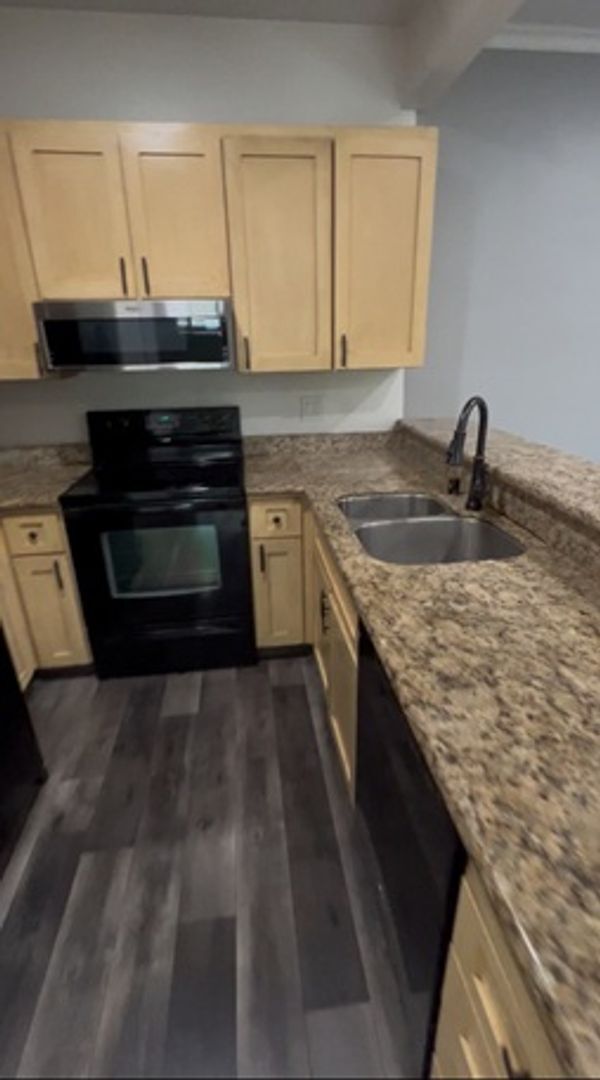 Foto del edificio - STUNNING 2bd/2ba PET FRIENDLY, UPDATED, LV...