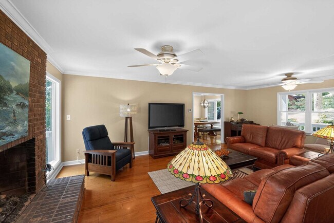 Foto del edificio - 7953 Woodhill Cove Ln