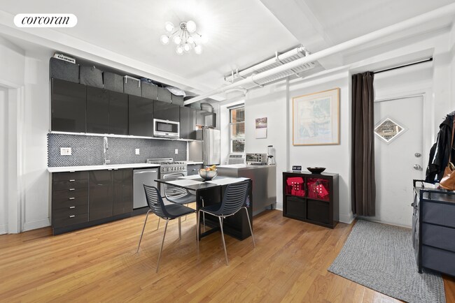 Foto del edificio - 451 Clinton Ave
