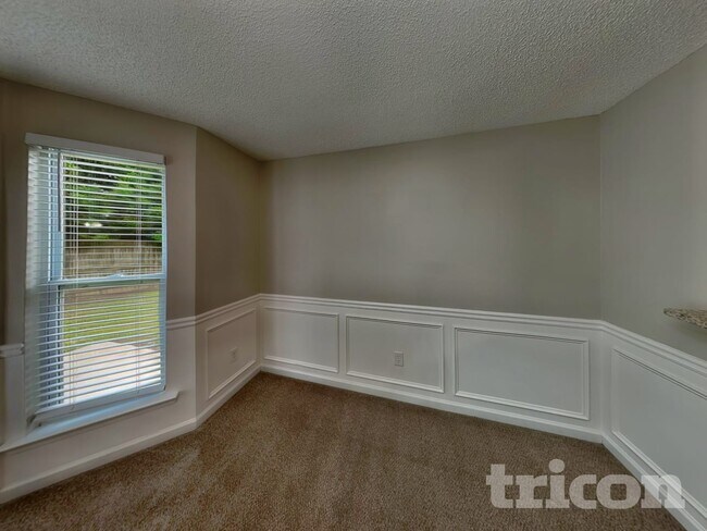 Building Photo - 111 Darbys Run Way