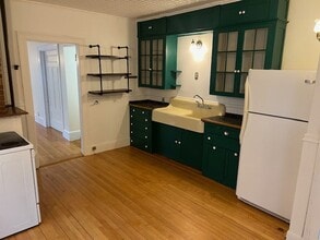 Building Photo - 66 Main St