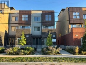 Building Photo - 1B Clintwood Gate