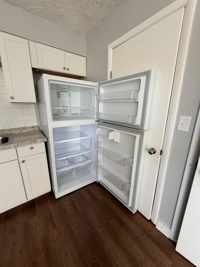 Foto del edificio - 1975 Dunbar Dr