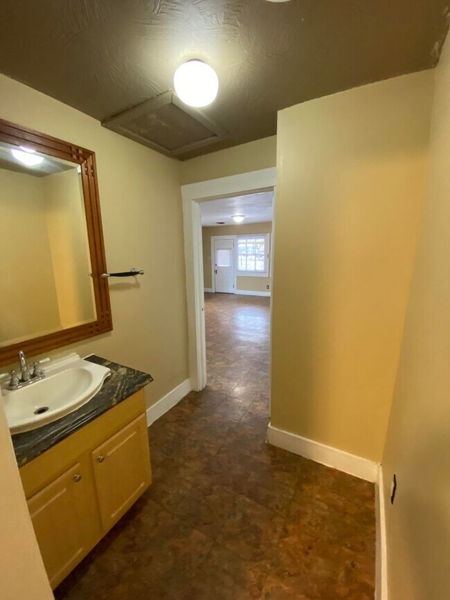 Building Photo - Grand-2902E