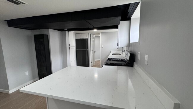 Building Photo - 425 Vester St