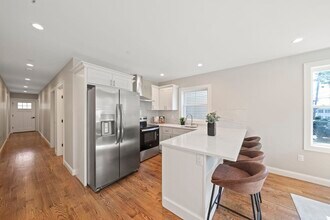 Building Photo - 52 Bellevue St
