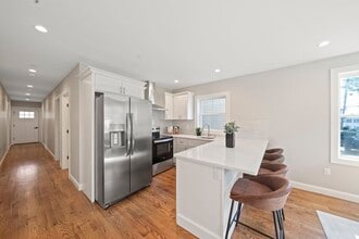 Building Photo - 52 Bellevue St