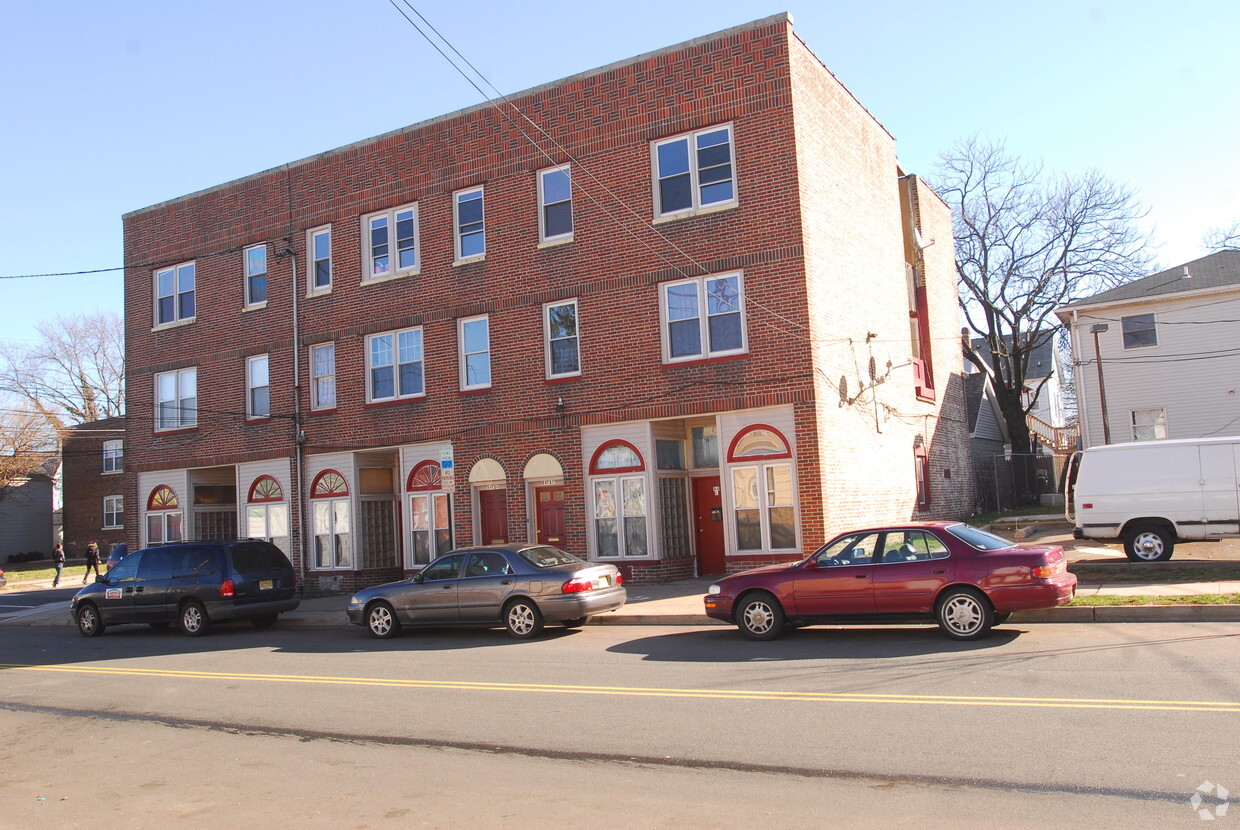 Building Photo - 84-88 Throop Ave