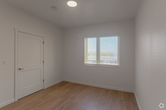 3BR, 2BA - 1045SF - Bedroom - Sango Court